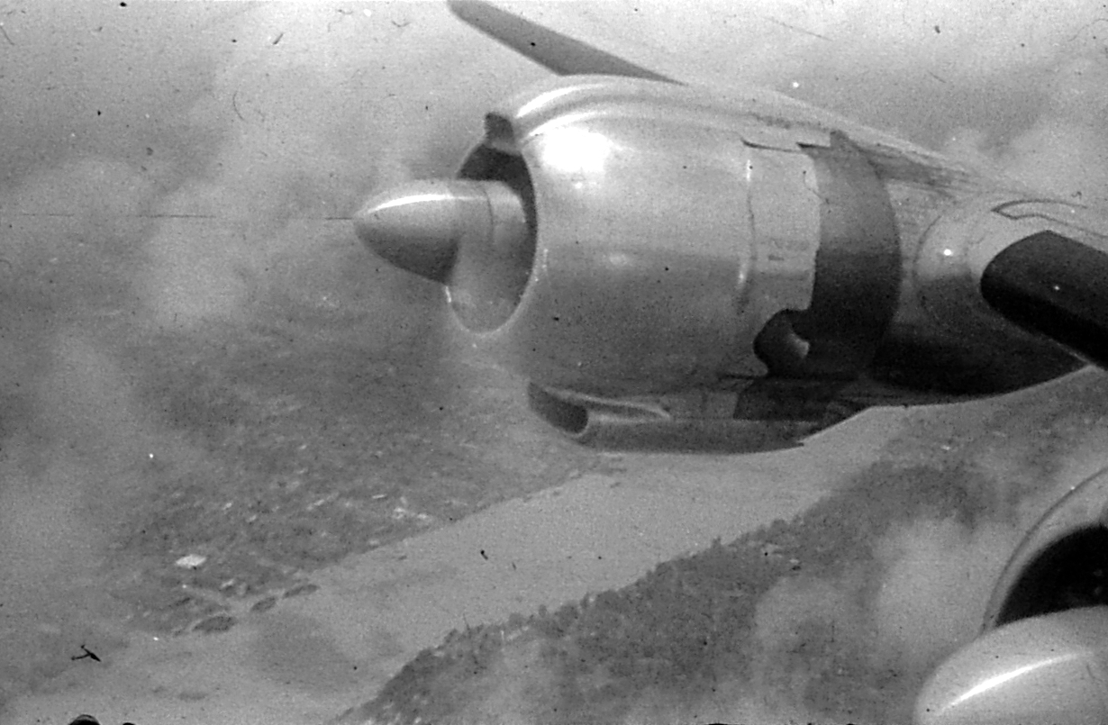 a felvétel egy Lockheed L-1049 Super Constellation típusú repülőgép ablakából készült., 1952, Fortepan, repülés, légi felvétel, repülőgép, Fortepan #2149