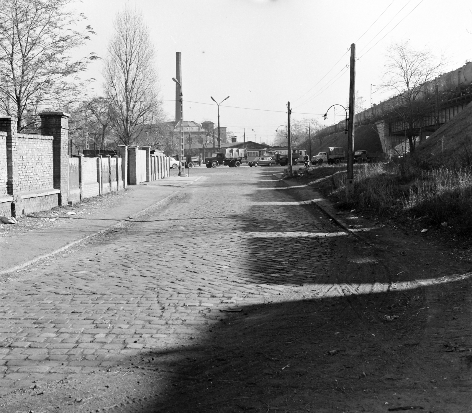 Hungary, Budapest IX., Könyves Kálmán körút, szemben a Soroksári út, távolabb a Máriássy utca melletti gyártelep., 1971, FŐFOTÓ, Budapest, Fortepan #214911