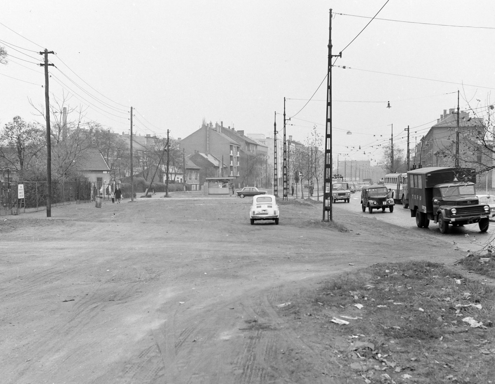 Hungary, Budapest XIV., a Hungária körút Hungária köz - Egressy út közötti szakasza, távolabb a Mogyoródi út felé vezető szakasz látható., 1971, FŐFOTÓ, Budapest, Fortepan #214931
