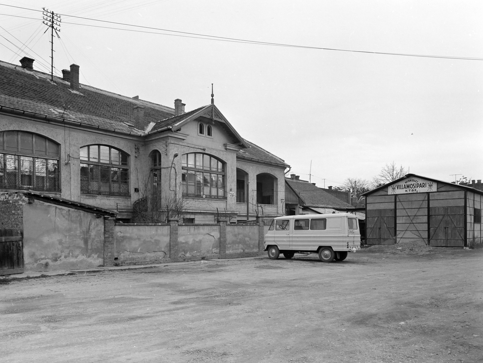 Hungary, Miskolc, Arany János utca 32., Miskolci Villamosipari KTSZ., 1971, FŐFOTÓ, Zuk-brand, Fortepan #215109