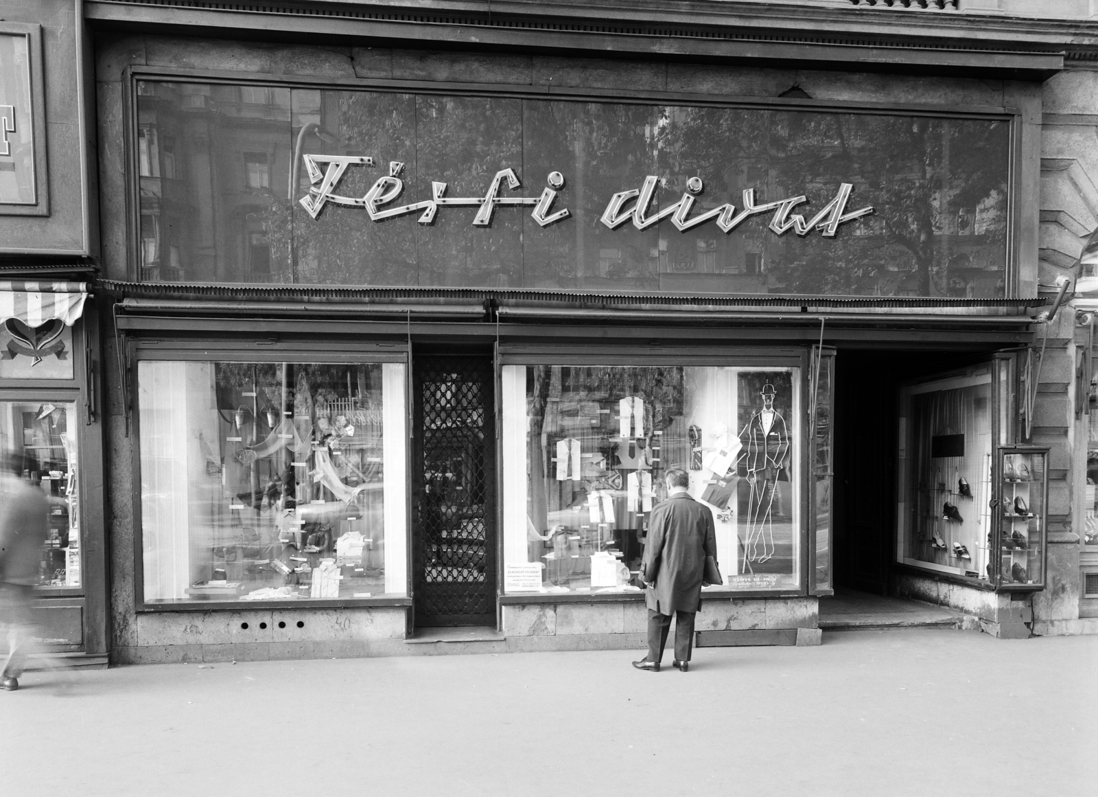 Magyarország, Budapest V., Szent István körút 29., Férfi divat üzlet., 1971, FŐFOTÓ, Budapest, divatáru, Fortepan #215168