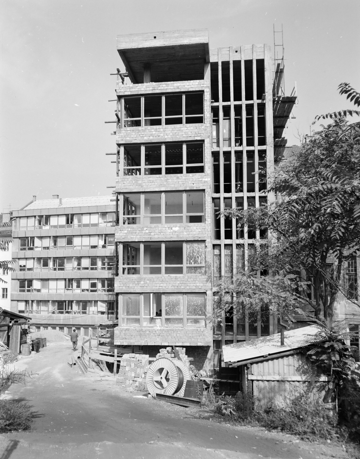 Magyarország, Budapest XII., Városmajor utca 12-14., a Pest Megyei Út- és Hídépítő Vállalat és a Pest megyei Tanácsi Tervező Vállalat közös székházának építése., 1971, FŐFOTÓ, Budapest, Fortepan #215180
