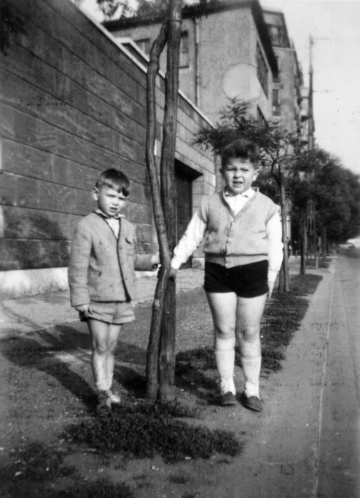 Hungary, Budapest IX., Közraktár utca a Kinizsi utca felől a Zsil utca felé nézve., 1966, Nagy Csilla, Budapest, kid, shorts, Fortepan #21523