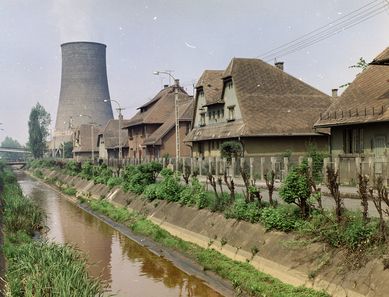 Magyarország, Ózd, Velence-telep, balra a Hangony-patak., 1971, FŐFOTÓ, hűtőtorony, Fortepan #215382