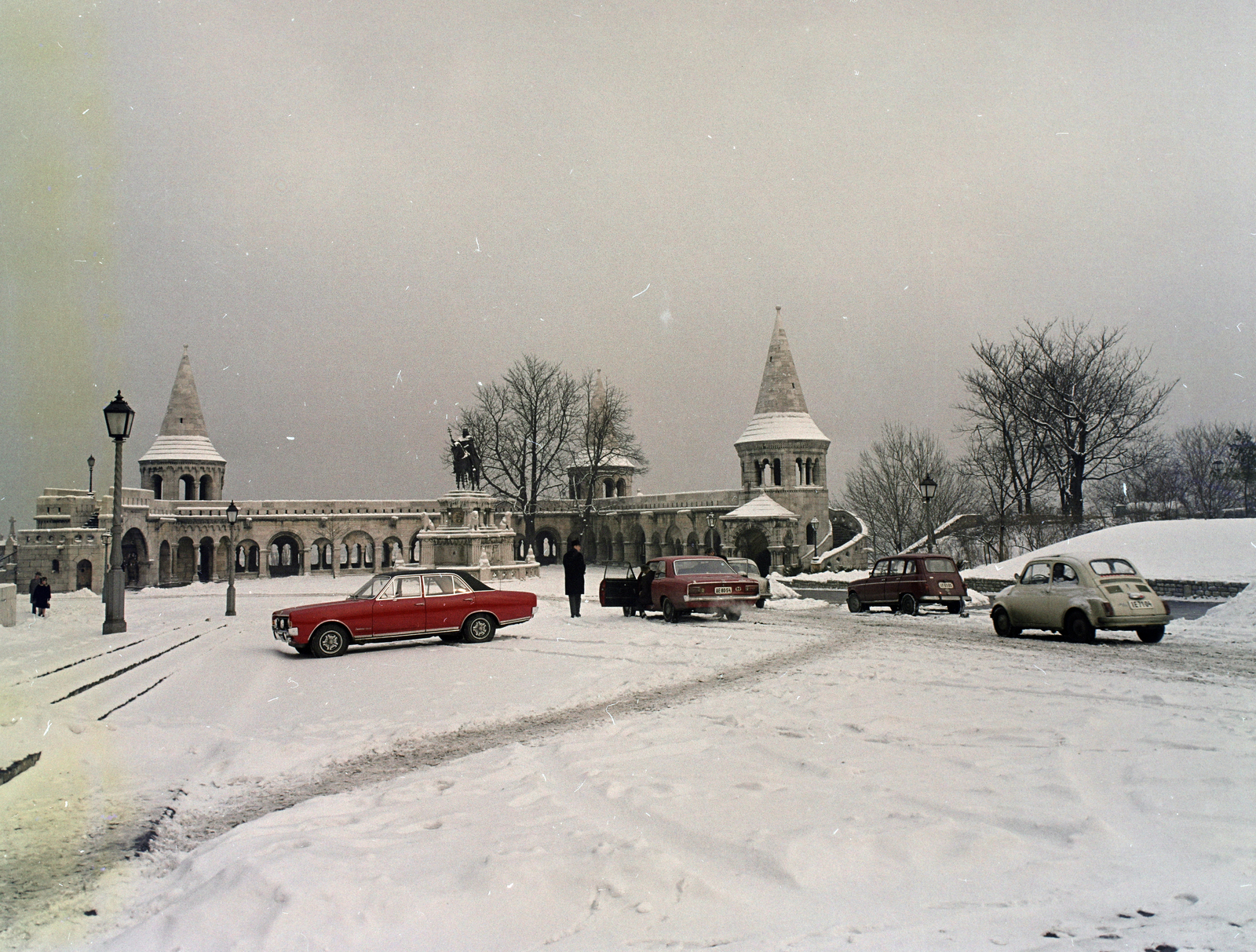 Hungary, Budapest I., Szentháromság tér, Szent István szobra (Stróbl Alajos, 1906.) a Halászbástyánál., 1971, FŐFOTÓ, Budapest, colorful, Fortepan #215439