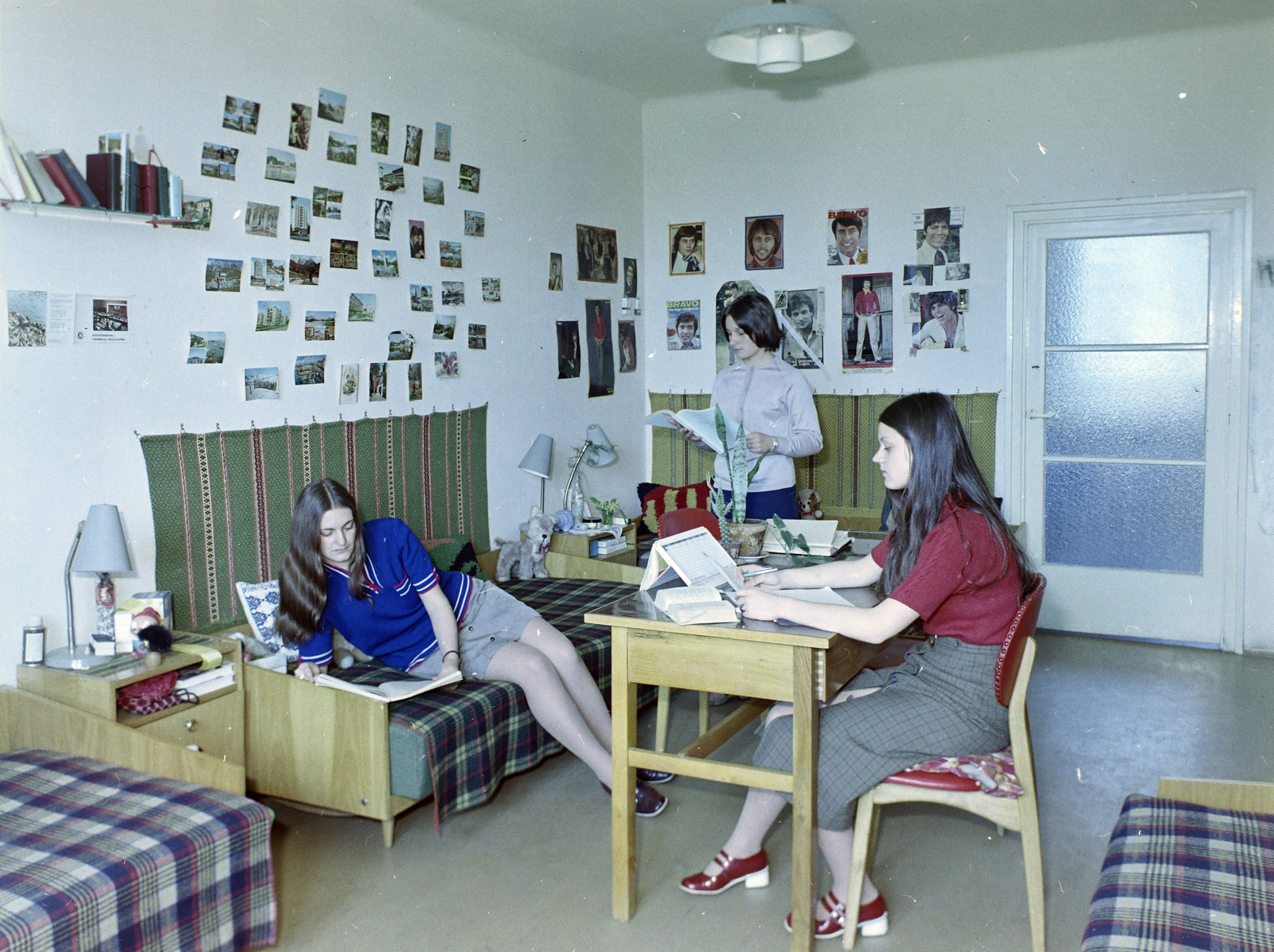 1972, FŐFOTÓ, student dorm, ABBA-portrayal, Fortepan #215595