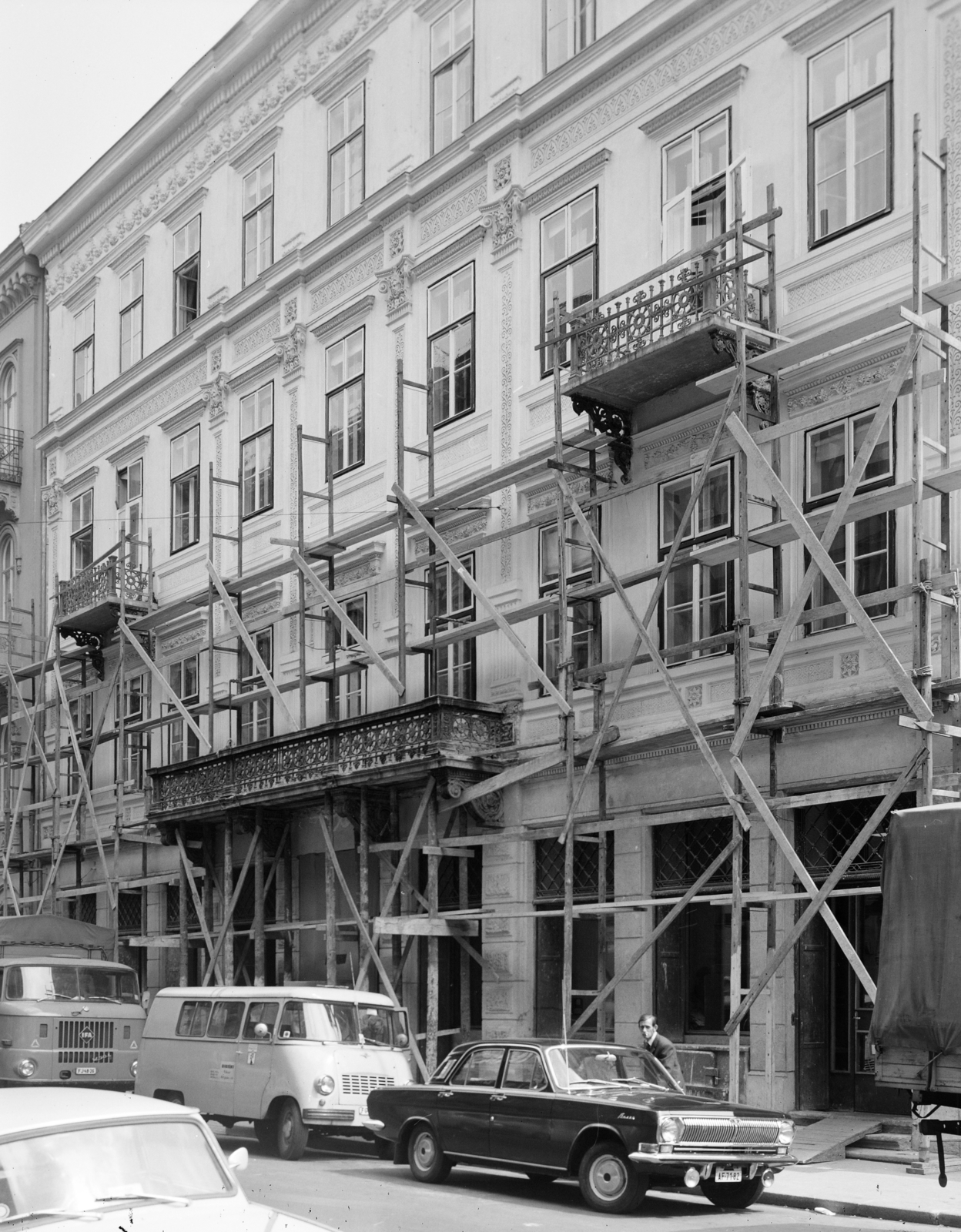 Hungary, Budapest V., a Sas (Guszev) utca 15-ös számú ház., 1973, FŐFOTÓ, Budapest, scaffolding, Fortepan #215677