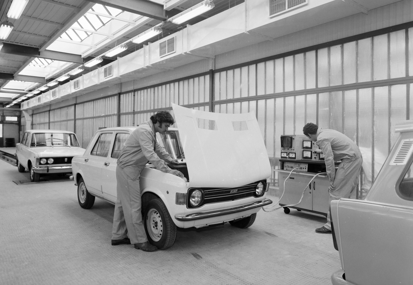 Hungary, Csepeli Szabadkikötő, Budapest XXI., Petróleum utca 4., a Merkur Személygépkocsi Értékesítő Vállalat telepe, személygépkocsik átadás előtti vizsgáztatása., 1973, FŐFOTÓ, Budapest, Merkur Passenger Car Retailer Company, Fortepan #215720