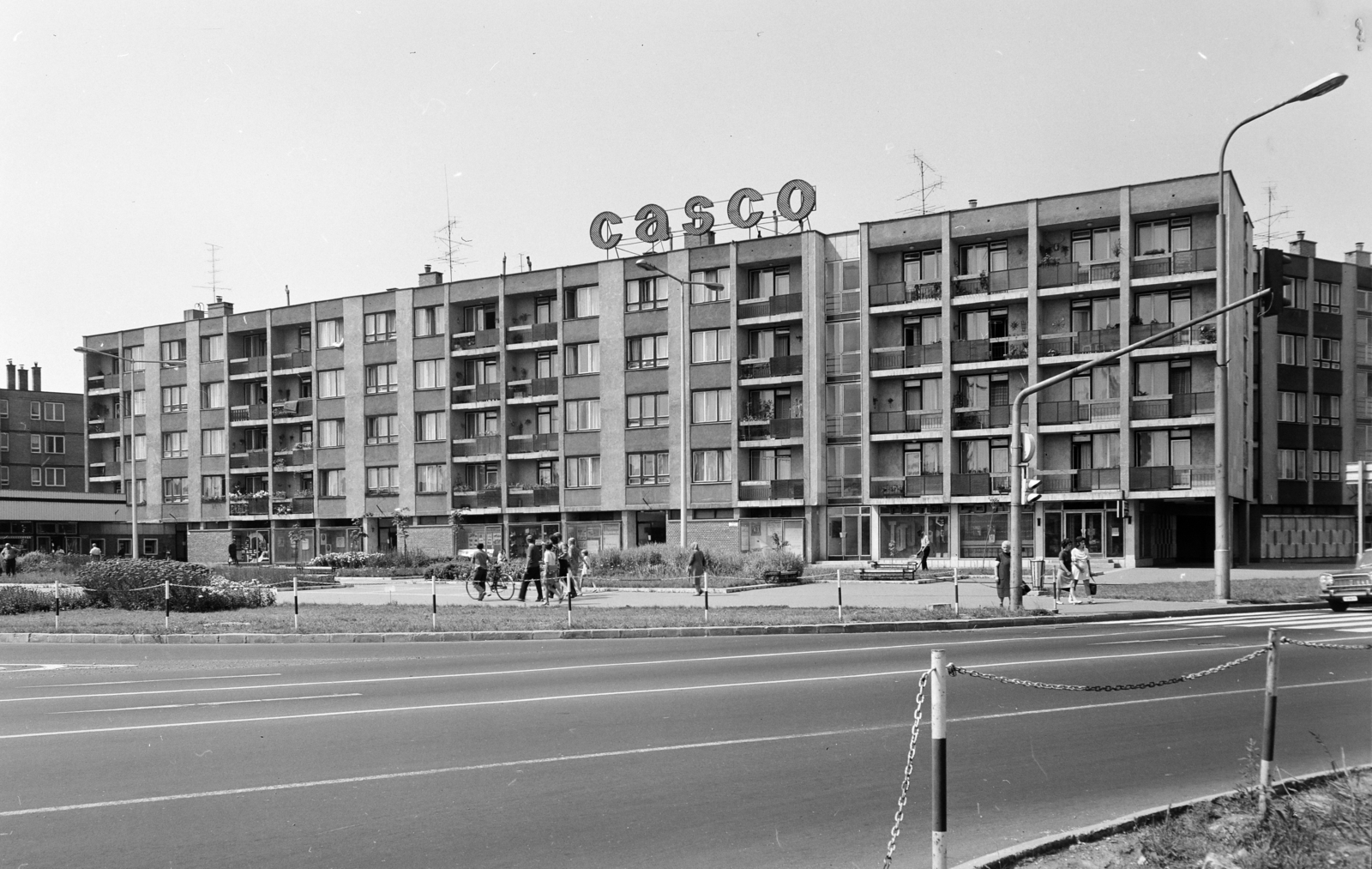 Hungary, Komarno, Igmándi út - Klapka György út sarok., 1973, FŐFOTÓ, bicycle, ad, Fortepan #215735