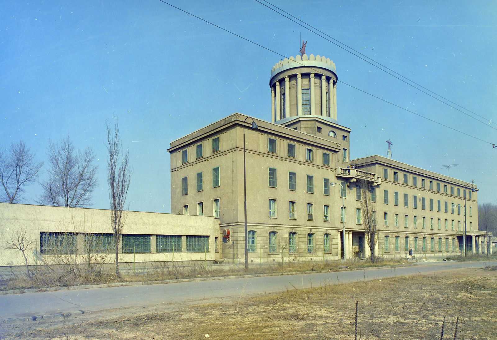 Hungary, Dunaújváros, Szalki-sziget, a kikötő épülete., 1973, FŐFOTÓ, Fortepan #215798