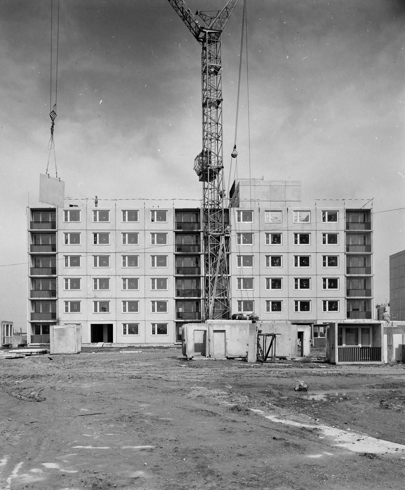 Magyarország, Dunaújváros, Római városrész, szemben az építés alatt álló Római körút 29. és 27. számú ház., 1973, FŐFOTÓ, Fortepan #215815