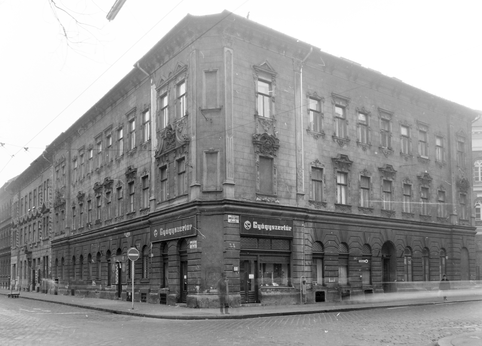 Hungary, Budapest VII., Nefelejcs utca - István (Landler Jenő) utca sarok., 1973, FŐFOTÓ, Budapest, pharmacy, Fortepan #215874