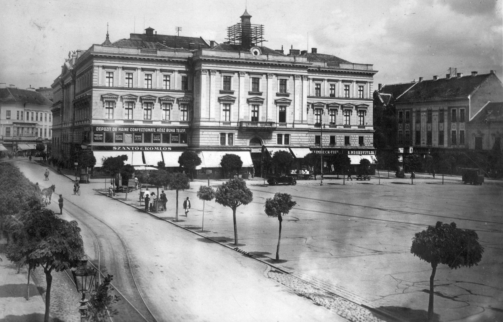Romania,Transylvania, Arad, Szabadság tér, most Piata Avram Iancu., 1925, Hegedűs Judit, store display, rails, railroad switch, awning, Fortepan #21590