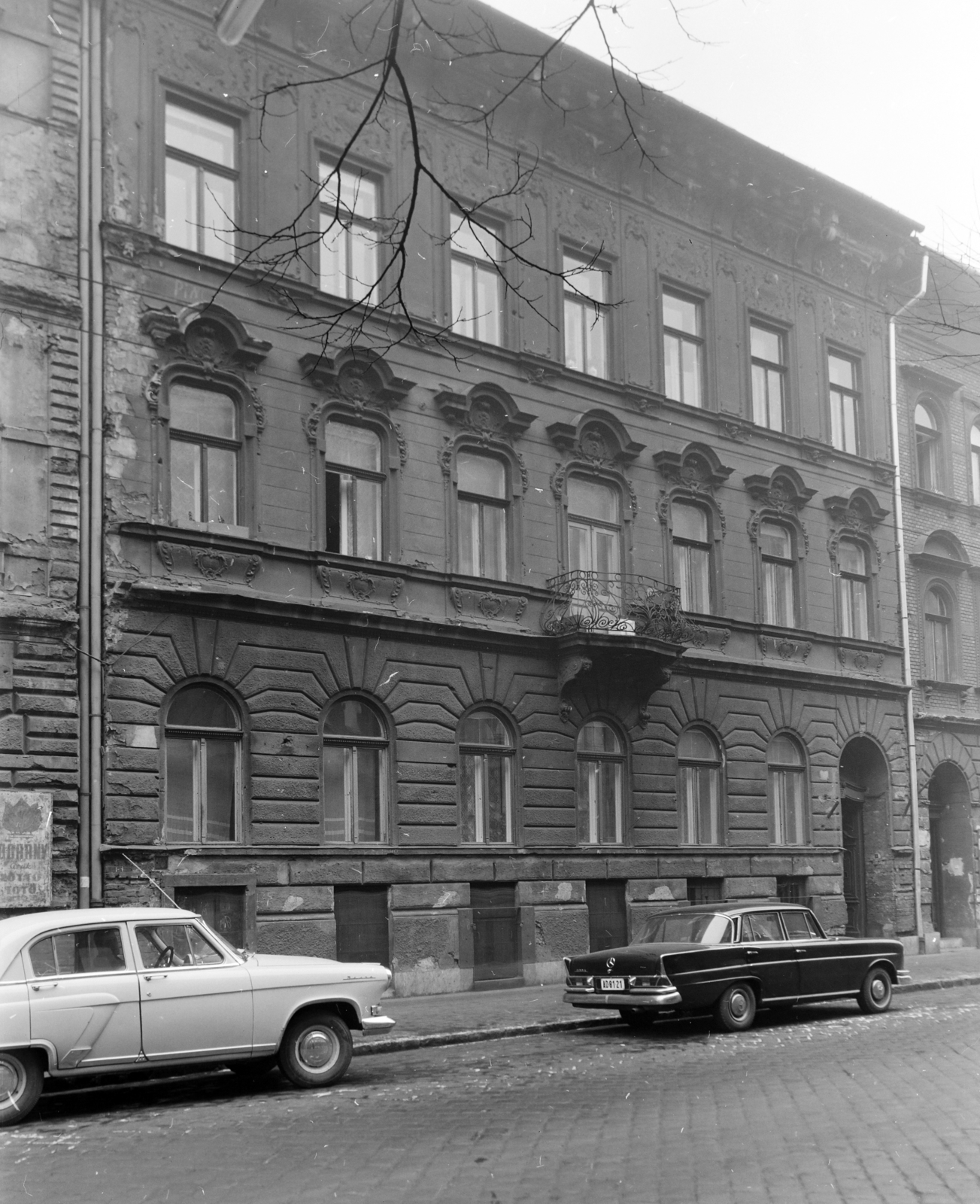 Hungary, Budapest VII., szemben középen a Nefelejcs utca 22-es számú ház., 1973, FŐFOTÓ, Budapest, number plate, M21 Wolga, Fortepan #215906