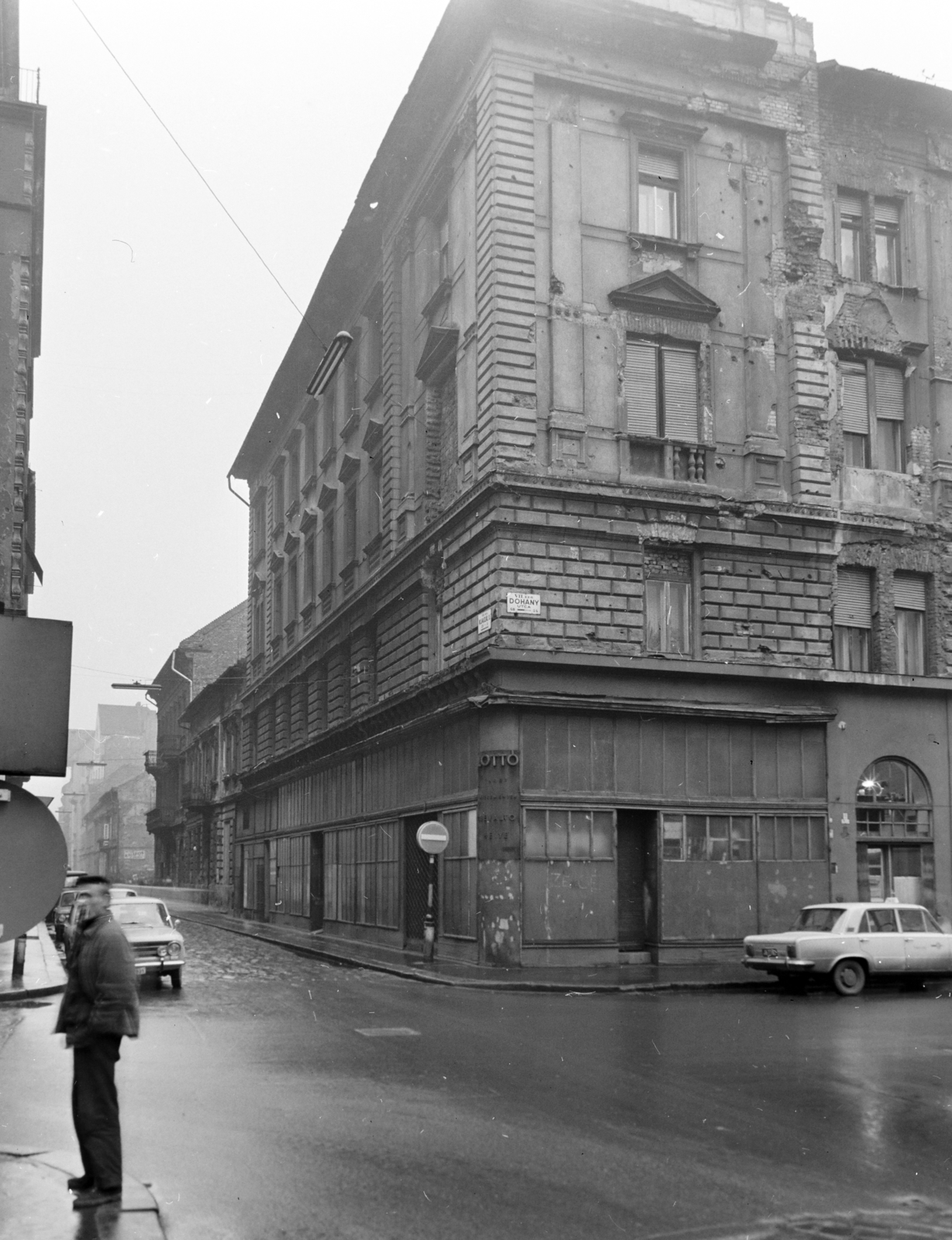 Hungary, Budapest VII., Klauzál utca a Dohány utca kereszteződésétől a Klauzál tér irányába nézve., 1973, FŐFOTÓ, Budapest, Fortepan #215922