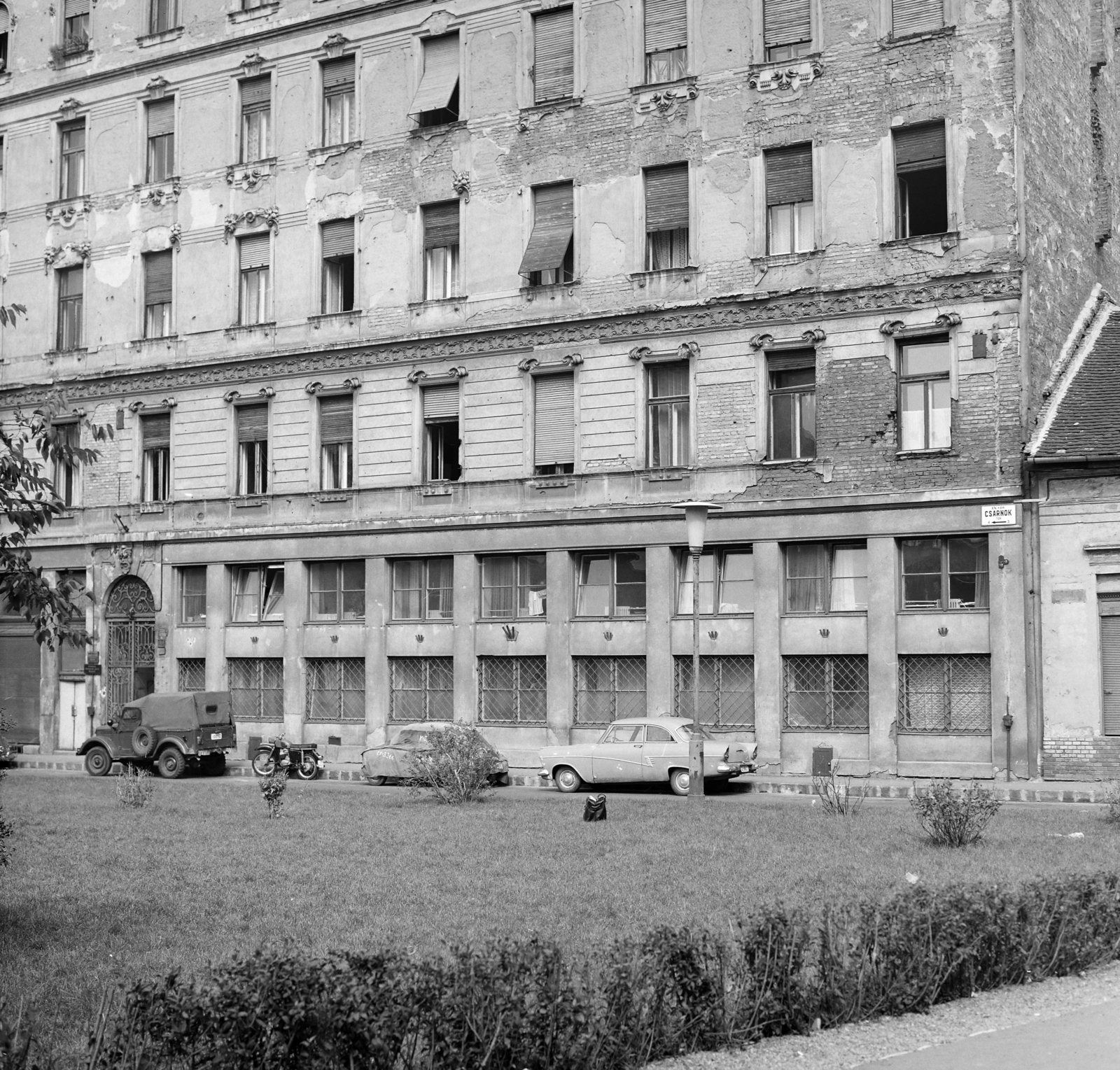 Magyarország, Budapest IX., Csarnok tér 3-4., 1973, FŐFOTÓ, Budapest, Ford Taunus P2, Fortepan #215963