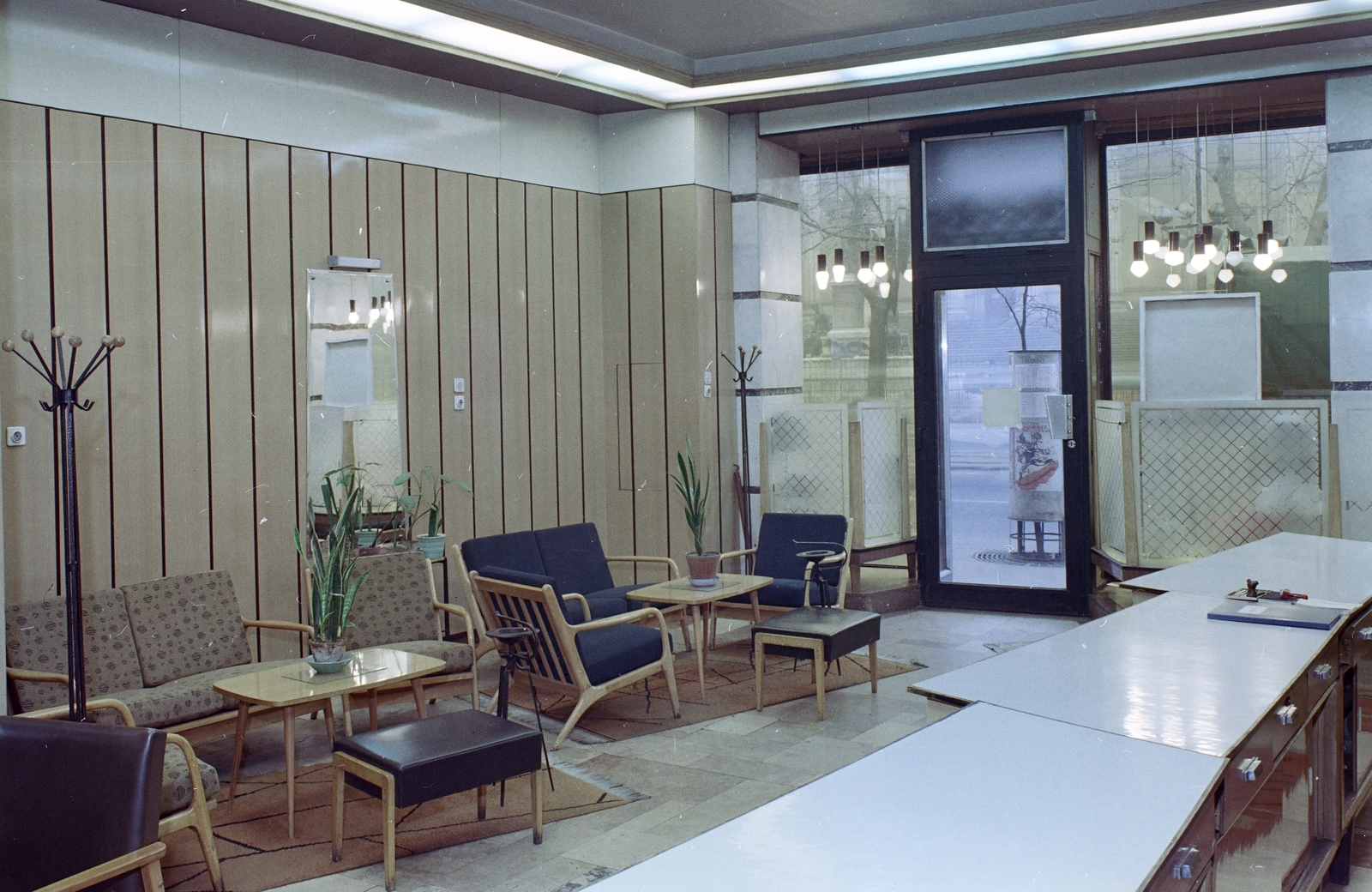 Magyarország, Budapest V., Múzeum körút 35., a FEDOSZ mérték utáni fiókja., 1973, FŐFOTÓ, Budapest, üzletbelső, szabóság, Fortepan #216044