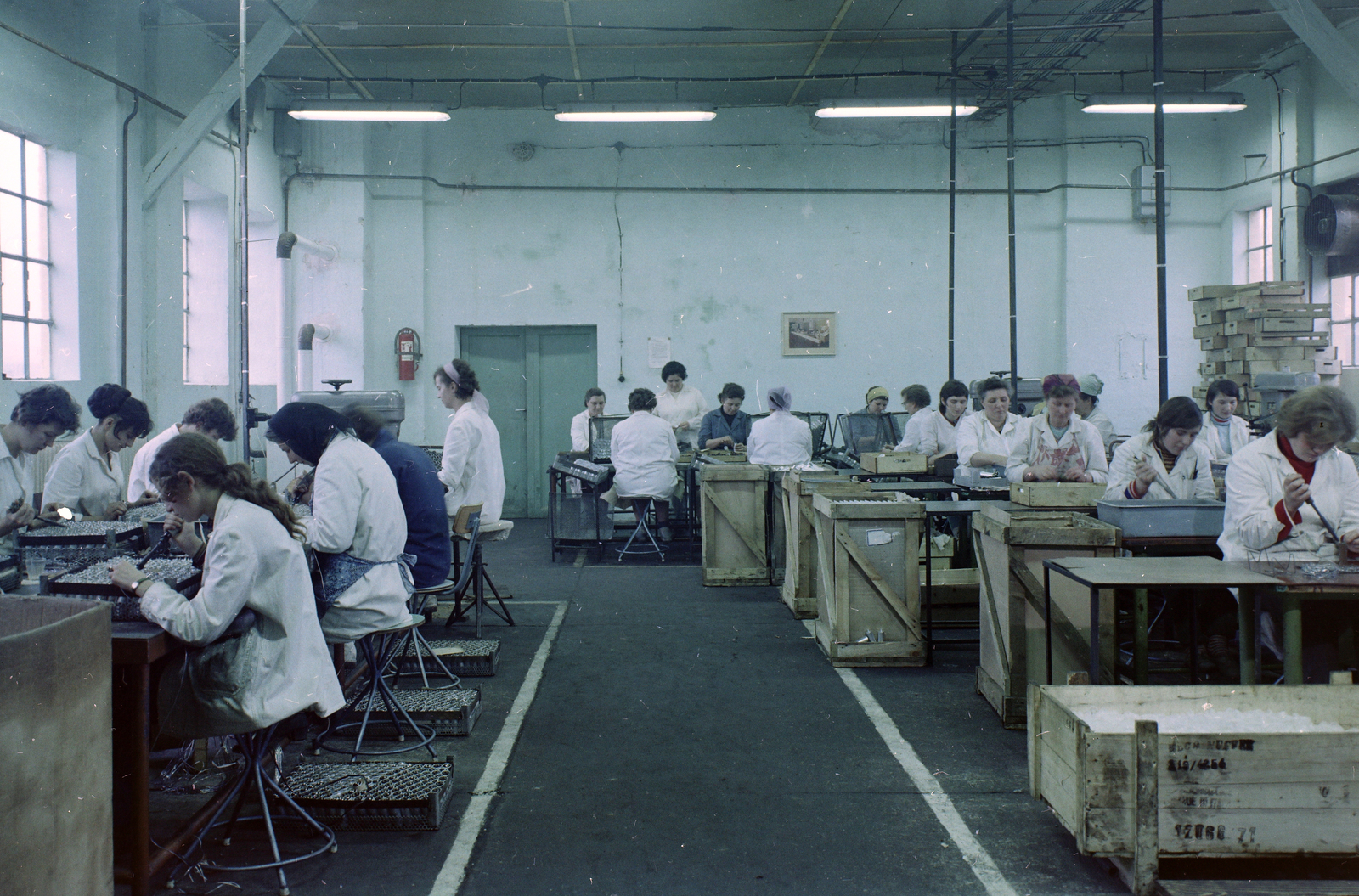 1973, FŐFOTÓ, factory, artisan, soldering, soldering iron, Fortepan #216101