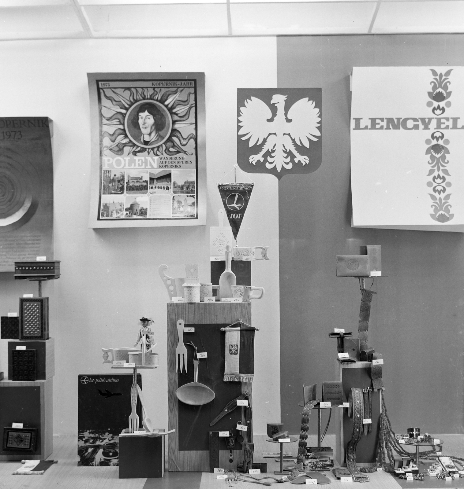 1973, FŐFOTÓ, Show window, display, exhibition, poster, crest, Polish brand, Fortepan #216117