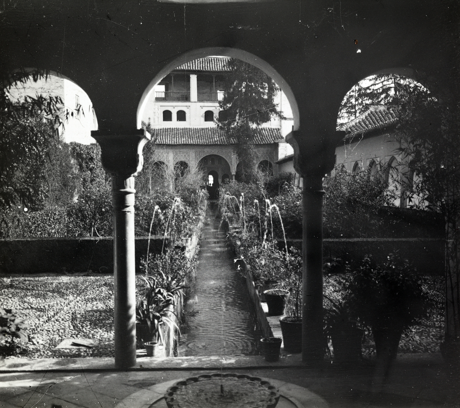 Spain, Alhambra, Generalife-palota (Palacio del Generalife)., 1916, Major Lajos, watering, canal, garden, Fortepan #216393