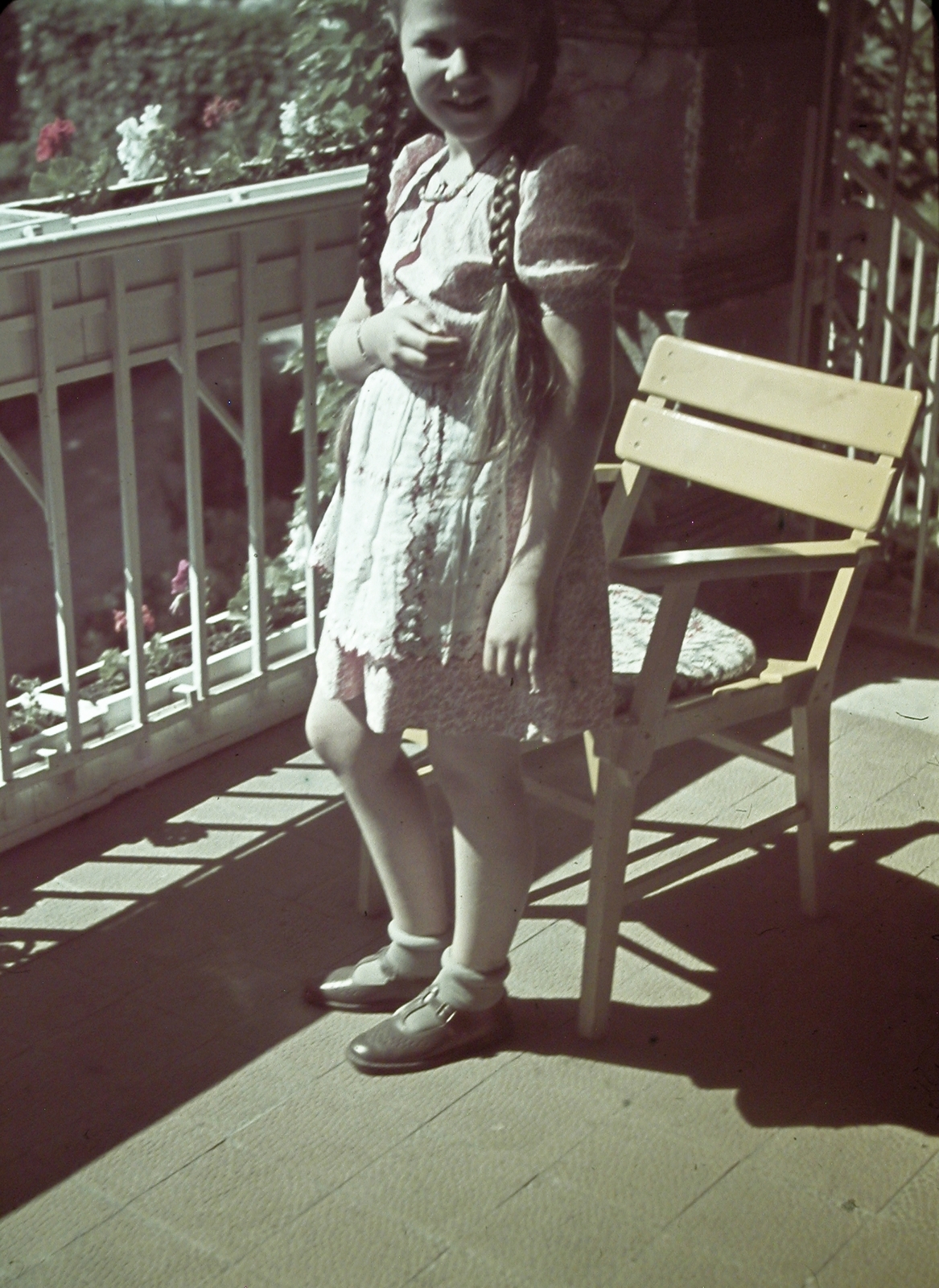 Hungary, Budapest XII., Ráth György utca 13., 1938, Fortepan, colorful, girl, chair, braid, Budapest, Fortepan #21646