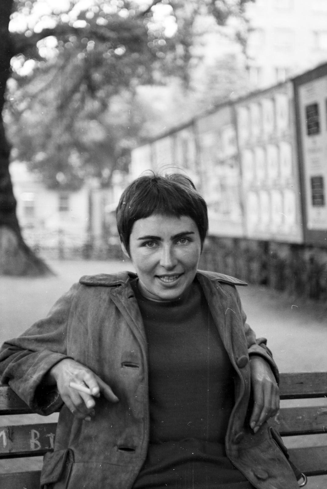 Hungary, Tomola Katalin, a Magyar Televízió maszkmestere., 1973, Gothár Péter, cigarette, portrait, Fortepan #216499