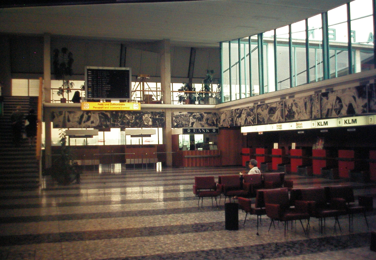 Ausztria, Bécs, repülőtér. (Schwechat), 1975, Fortepan, színes, repülőtér, slip-flap kijelző, Fortepan #21662