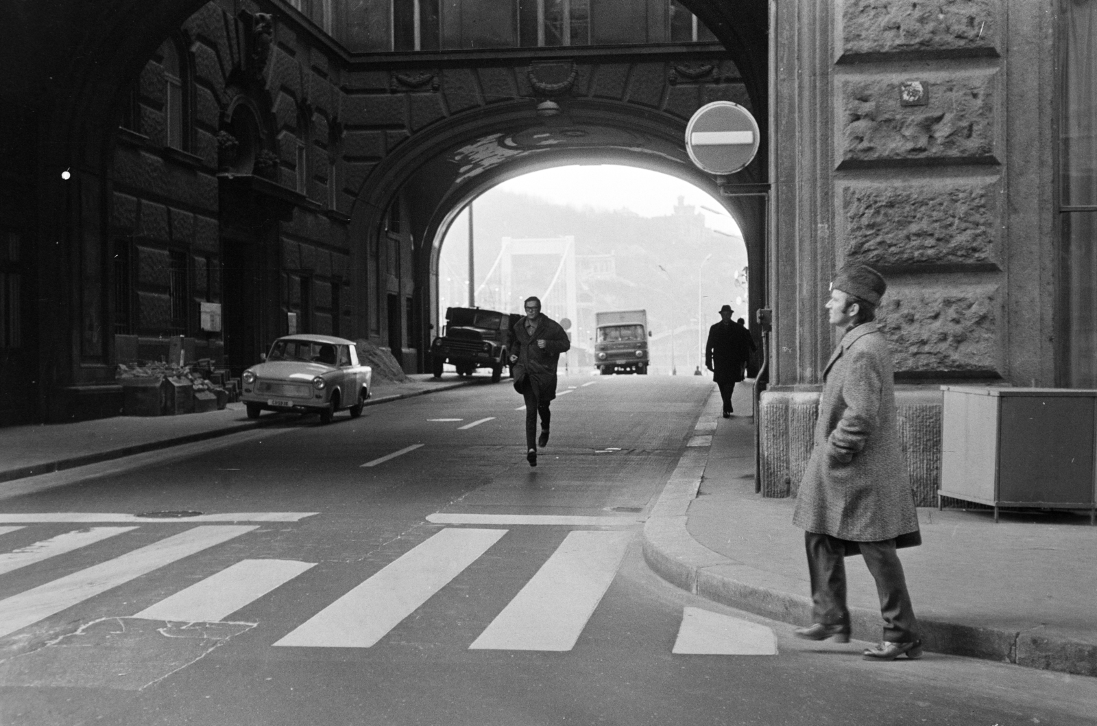 Magyarország, Budapest V., Váci utca, szemben a Piarista köz., 1975, Gothár Péter, Budapest, Fortepan #216623