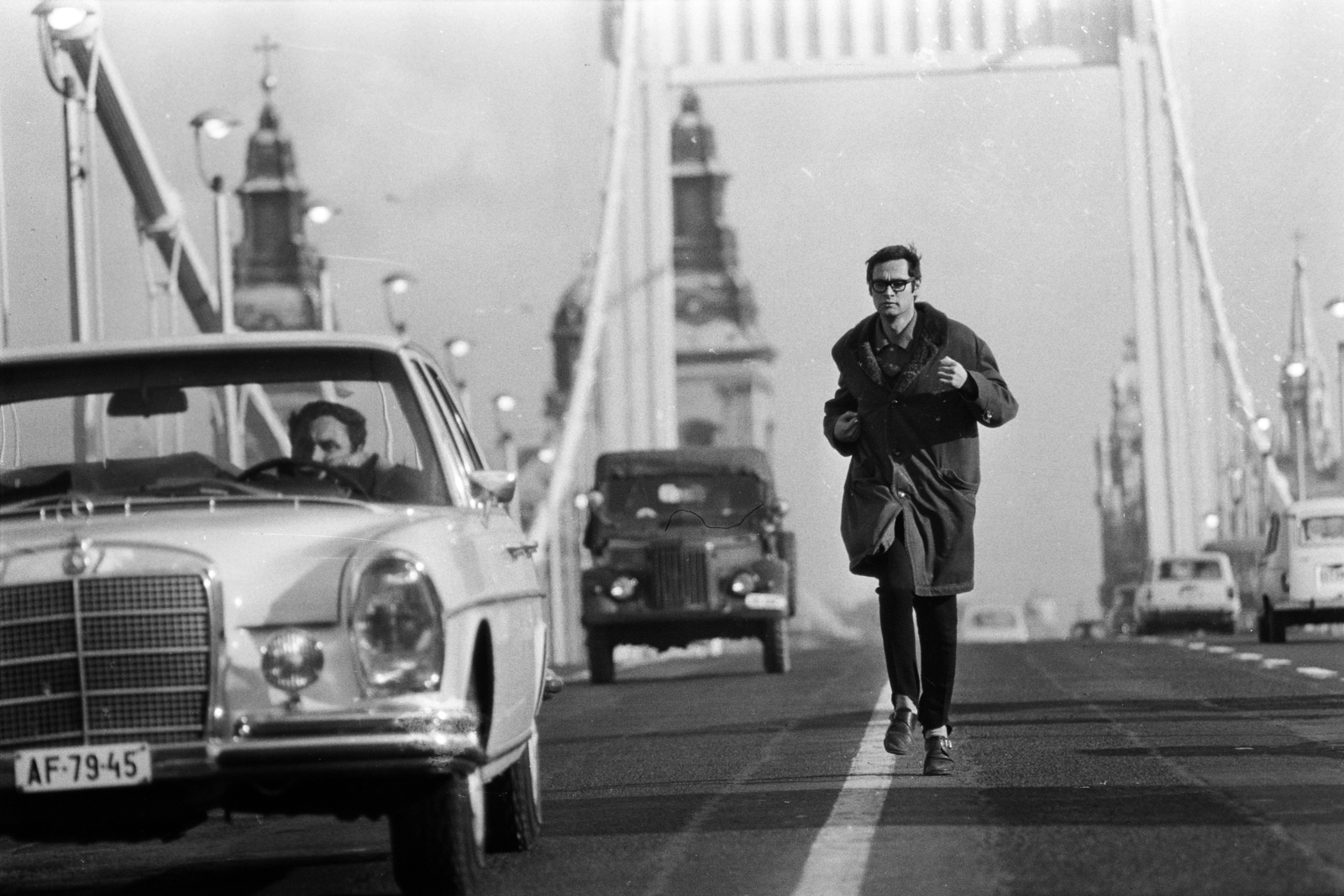 Magyarország, Budapest, Erzsébet híd., 1975, Gothár Péter, rendszám, Mercedes W115, Mercedes W108, Fortepan #216624