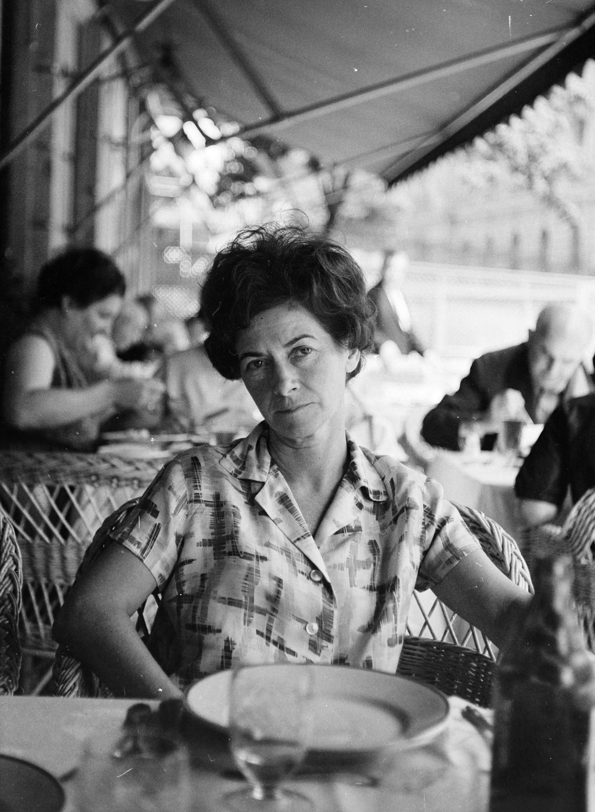 1976, Gothár Péter, woman, restaurant, viewing, Fortepan #216660