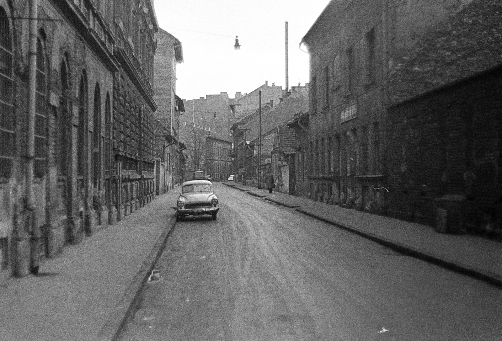 Magyarország, Budapest VIII., Nagy Templom utca a Práter utca felől az Üllői út irányába nézve., 1970, Gothár Péter, Wartburg 311/312, rendszám, Budapest, Fortepan #216662