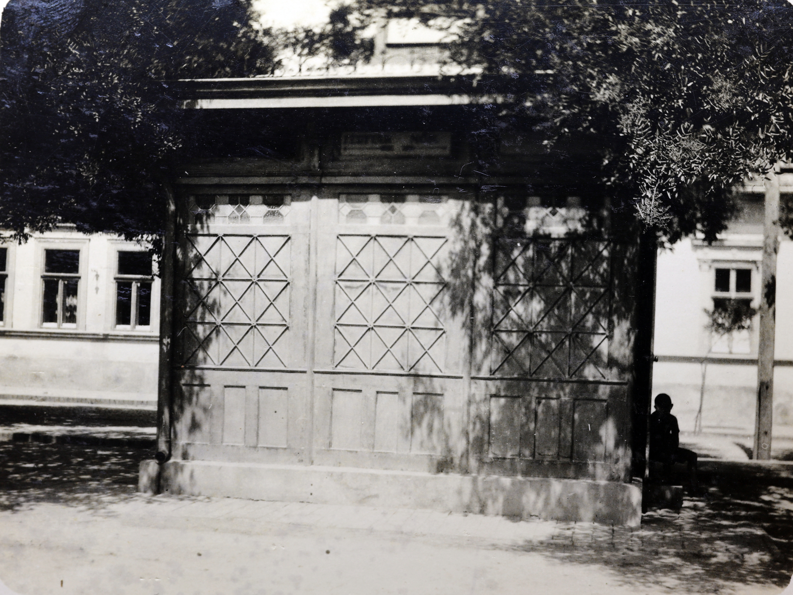 Magyarország, Cegléd, Szabadság tér., 1932, Kádár István, nyilvános WC, Fortepan #216820