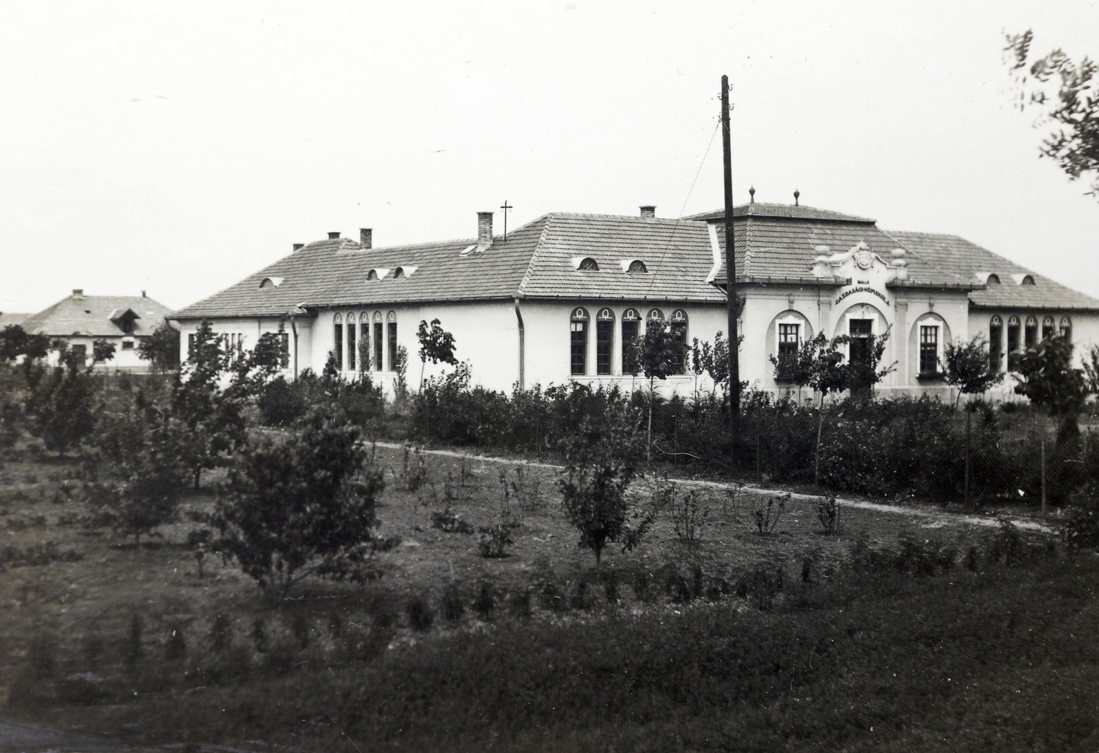 Hungary, Cegléd, Szolnoki út 52. (Belmajor), Önálló Gazdasági Népiskola (később Gyümölcstermesztési Kutatóközpont, Ceglédi Kutatóállomás)., 1929, Kádár István, Fortepan #216863