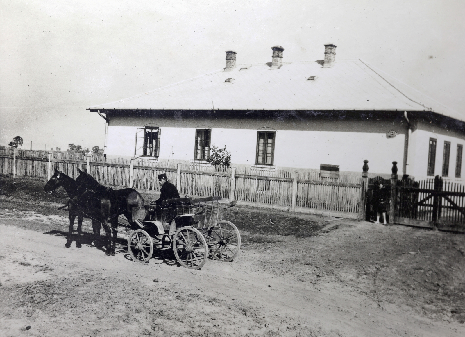 Hungary, Cegléd, Kecskés Csárda, tanyai iskola., 1926, Kádár István, Horse-drawn carriage, teamster, Fortepan #216872