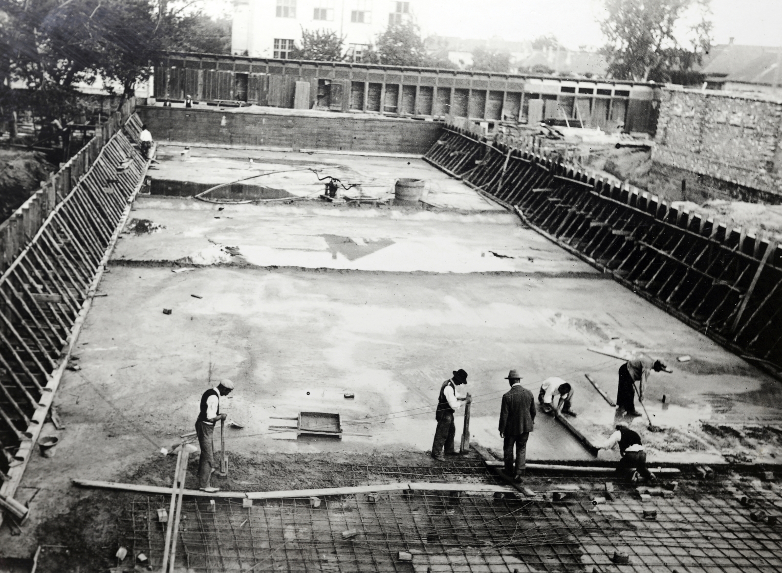 Hungary, Cegléd, Rákóczi út 31., a strand építkezése (később Városi Sportuszoda)., 1931, Kádár István, school, swimming pool, rf-concrete, Fortepan #216882