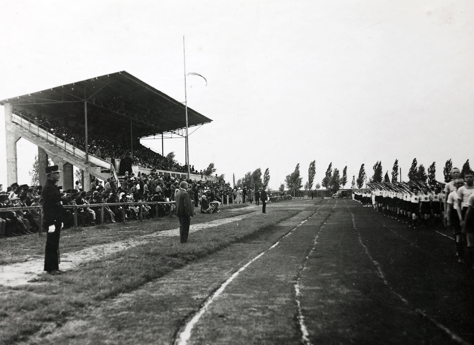 Magyarország, Cegléd, városi sporttelep., 1934, Kádár István, sportpálya, nézőtér, rácsos tartó, vasbeton keret, Fortepan #216905