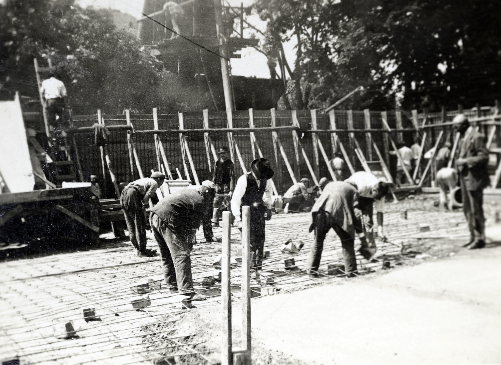 Magyarország, Cegléd, Rákóczi út 31., a strand építkezése (később Városi Sportuszoda)., 1929, Kádár István, uszoda, építkezés, Fortepan #216927