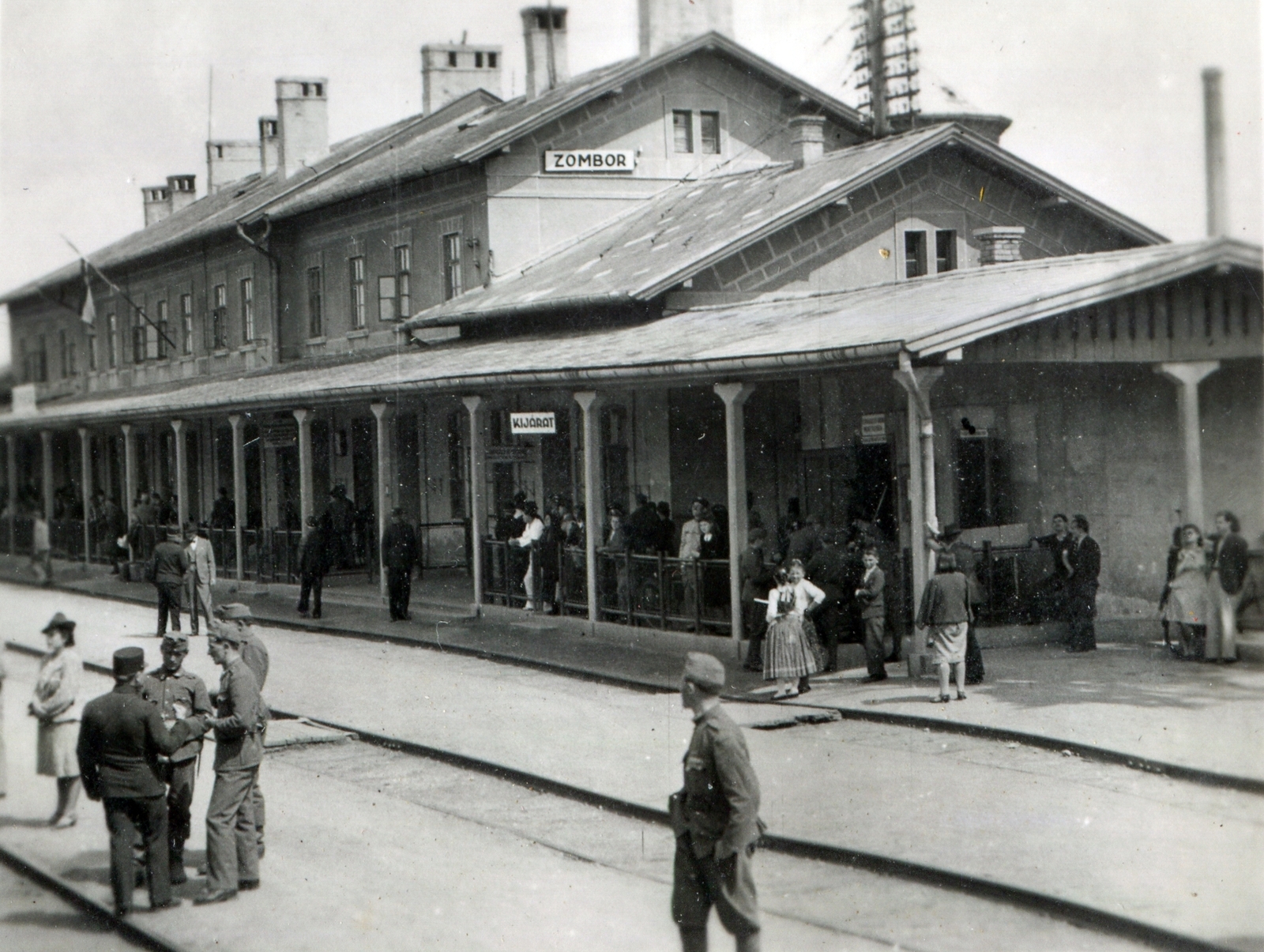 Serbia, Sombor, vasútállomás., 1941, Barabás Sarolta, train station, Fortepan #216971