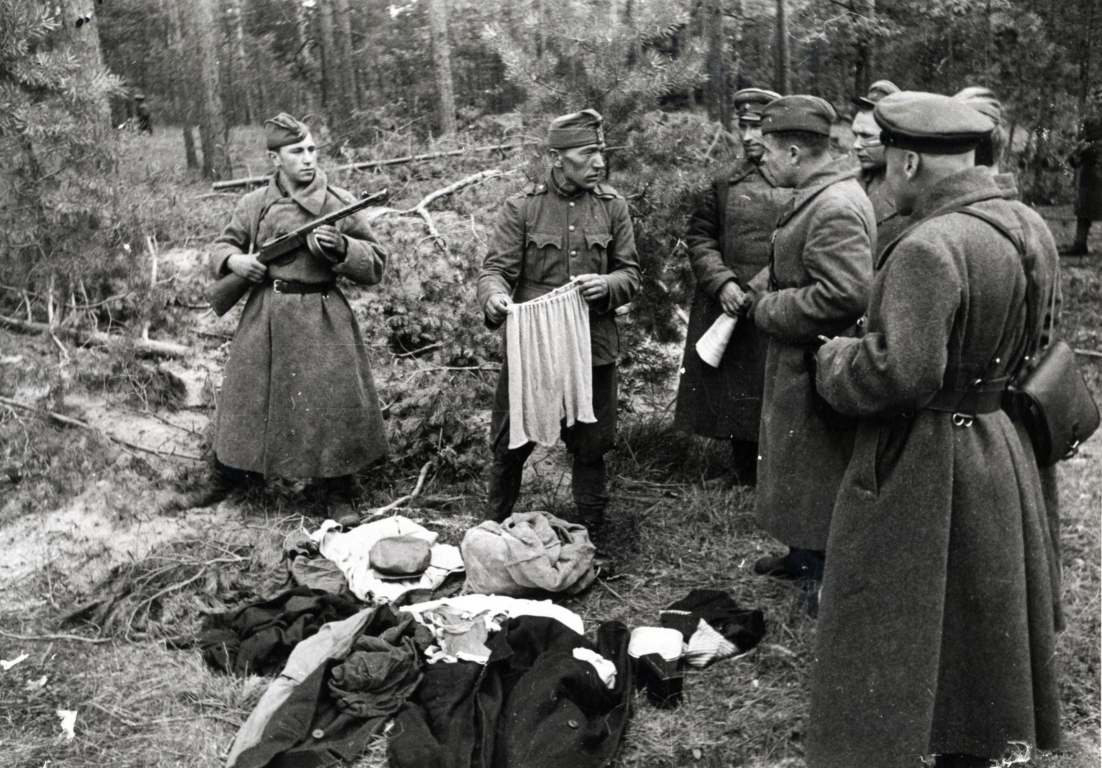 Russia, szovjet katonák által elfogott magyar katona Voronyezs megyében., 1942, Fortepan/Album058, eastern front, Fortepan #217082