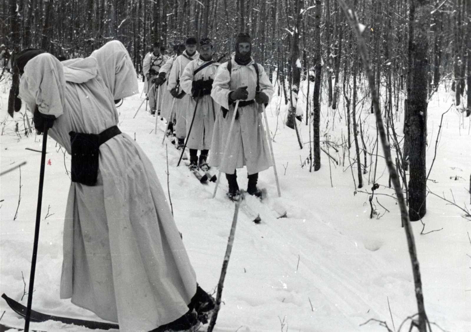 Finland, magyar önkéntesek a téli (szovjet-finn) háborúban., 1940, Fortepan/Album058, eastern front, skis, neck scarf, snow cloak, Fortepan #217103