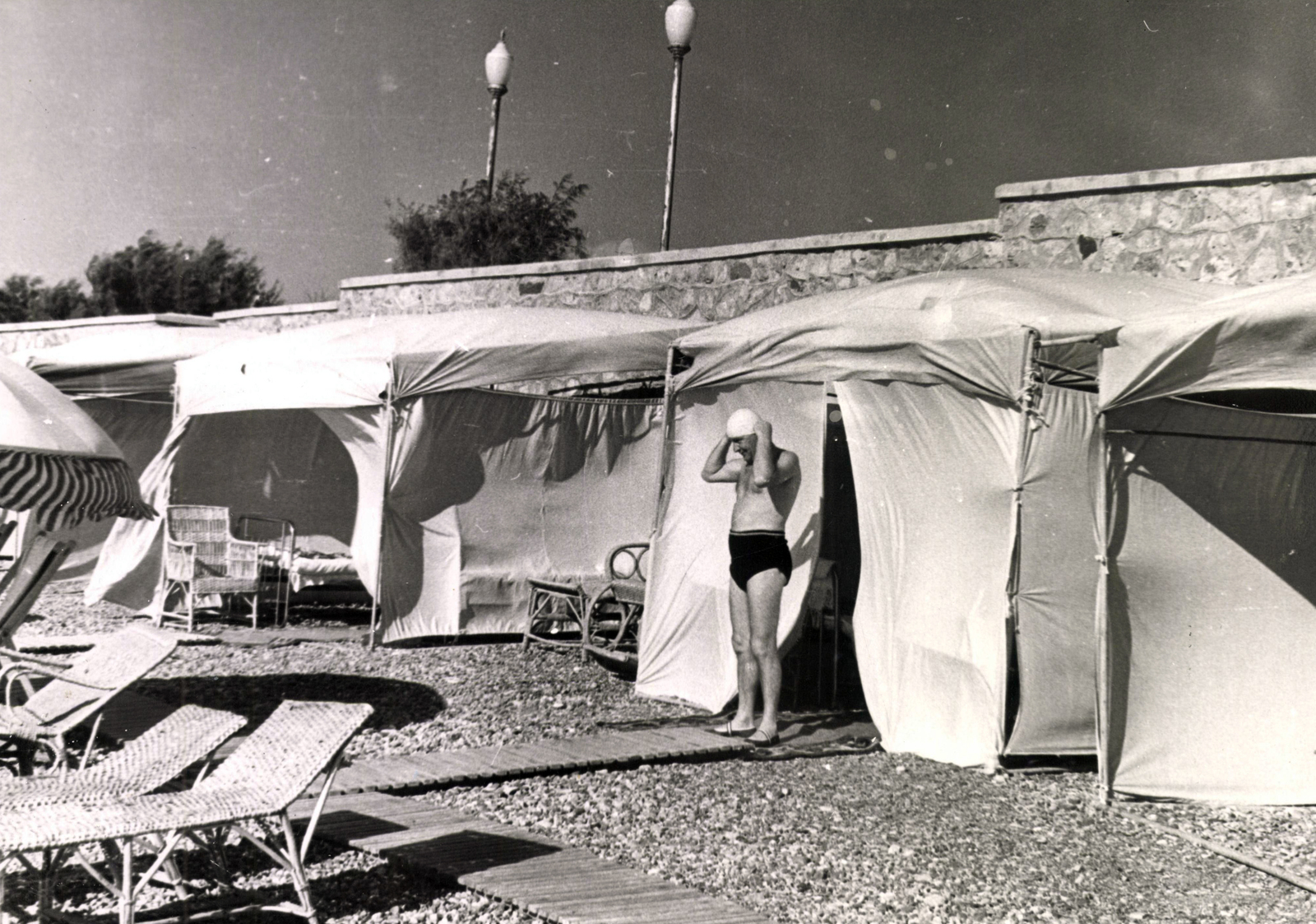 Russia, portré Kádár Jánosról a Magyar Szocialista Munkáspárt vezetőjéről a tengerparton., 1960, Fortepan/Album059, tent, Fortepan #217234