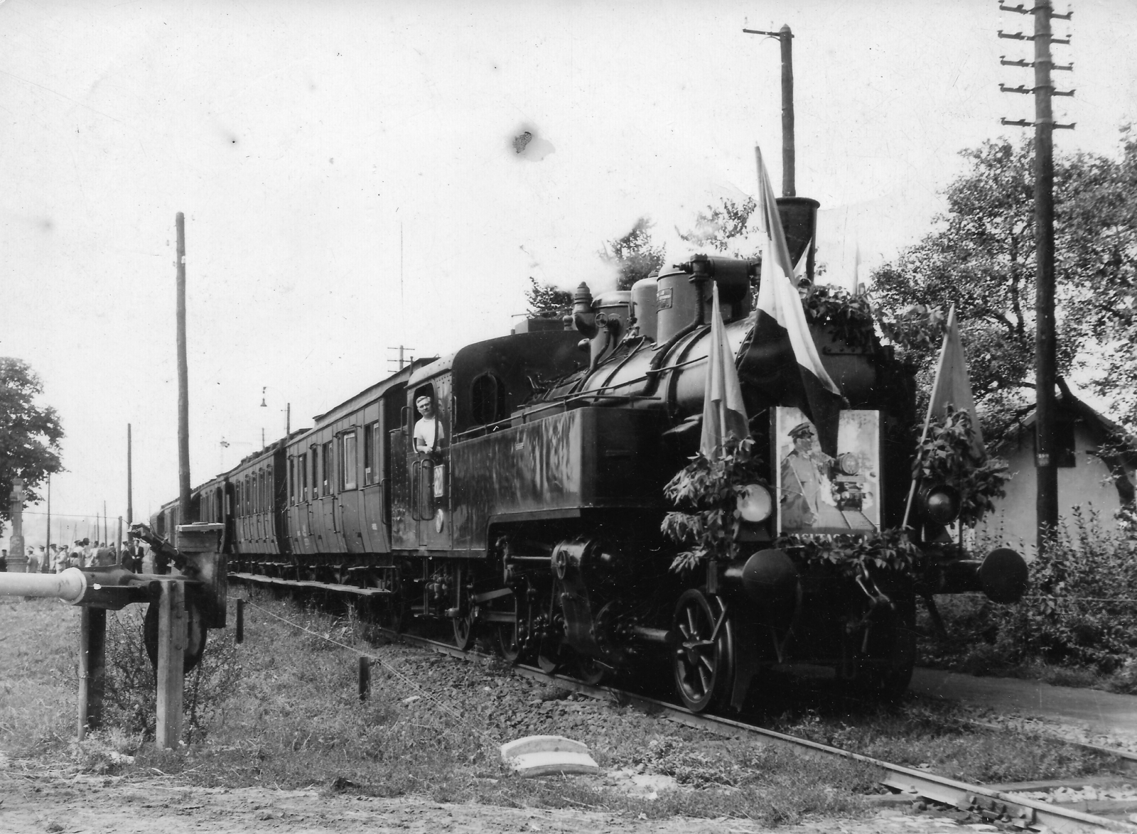 1951, Pakots Zsolt, steam locomotive, railroader, decoration, barrier, Fortepan #217365