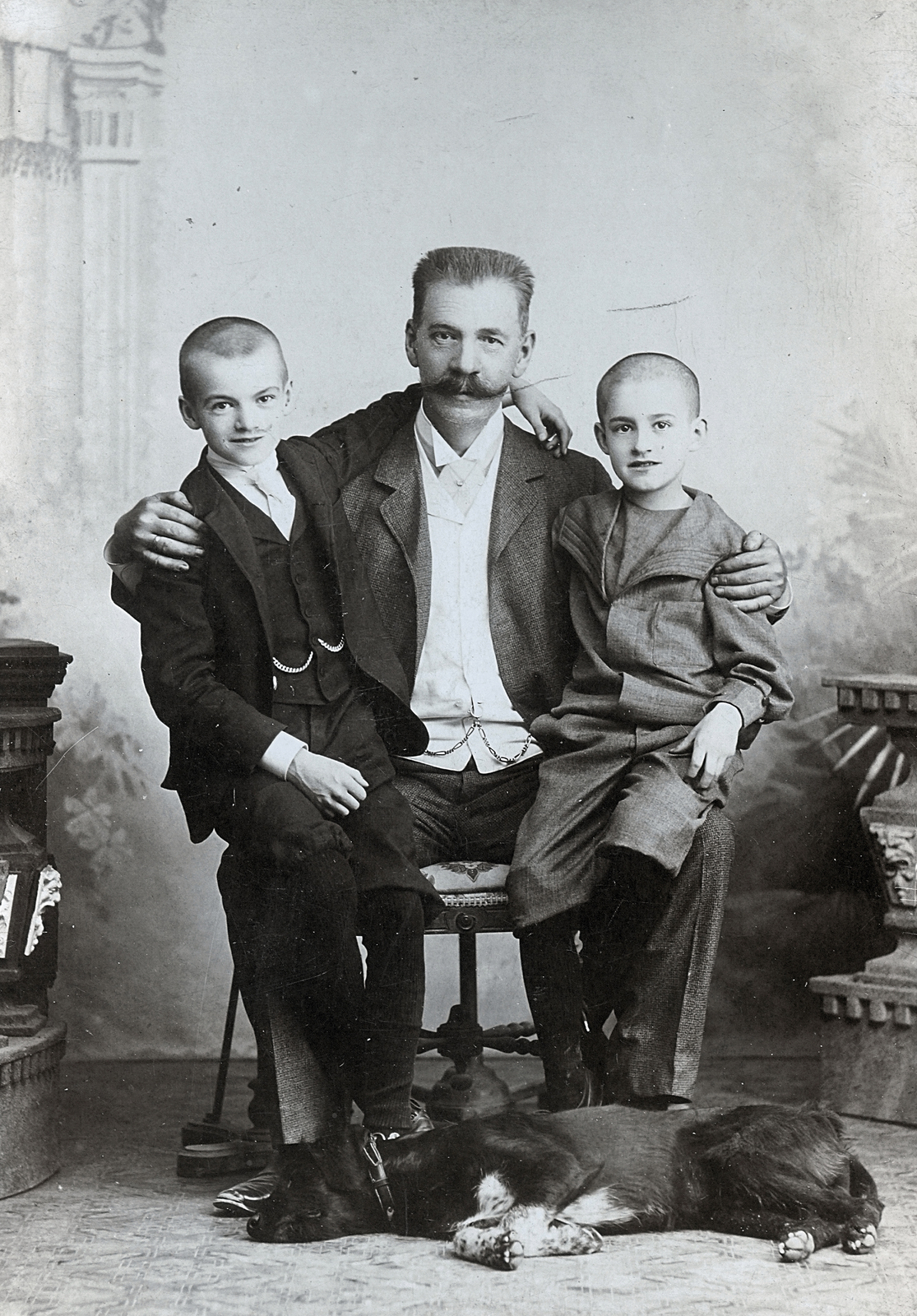 1910, Pohl Pálma, dog, moustache, studio, pride, Fortepan #217402