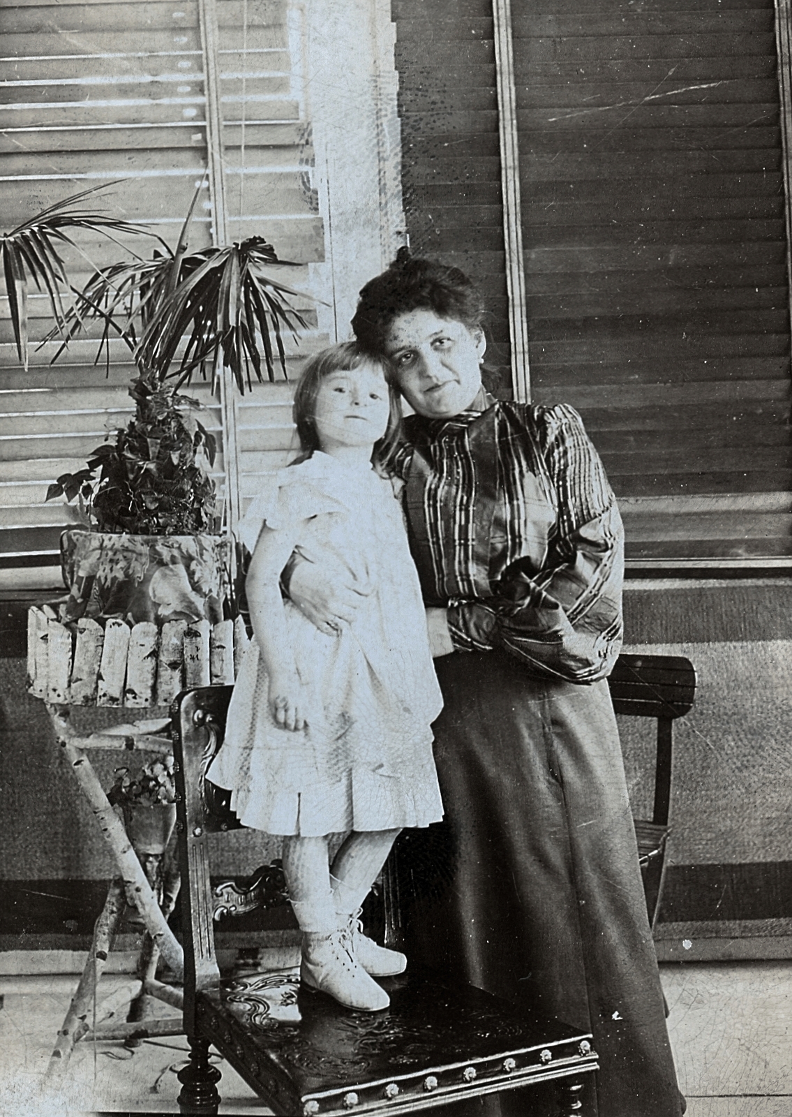 1910, Pohl Pálma, standing on a chair, girl, girl, Fortepan #217404