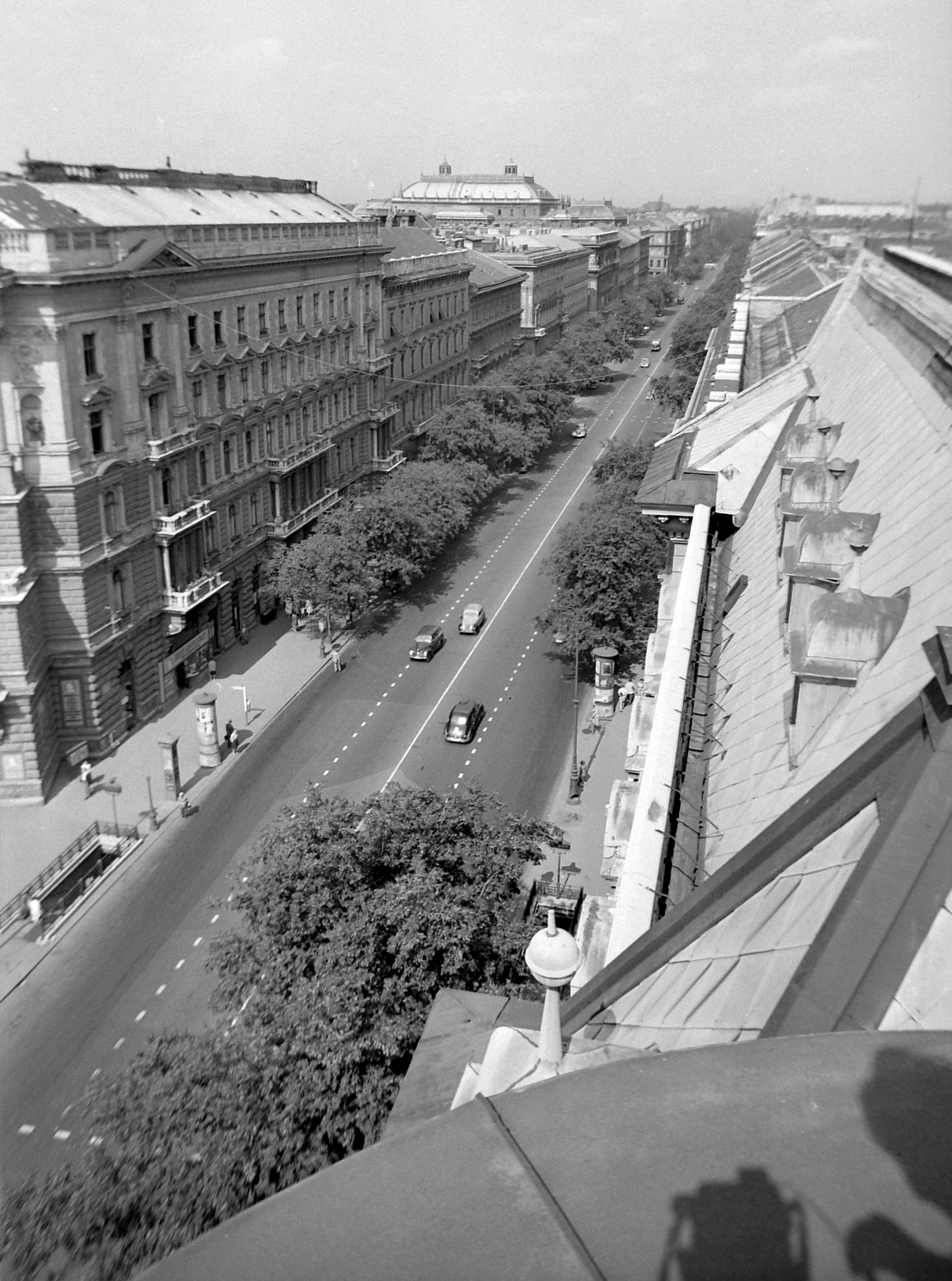 Hungary, Budapest VI., Andrássy (Sztálin) út a Bajcsy-Zsilinszky út felől nézve., 1956, Kotnyek Antal, traffic, street view, Budapest, Fortepan #21750
