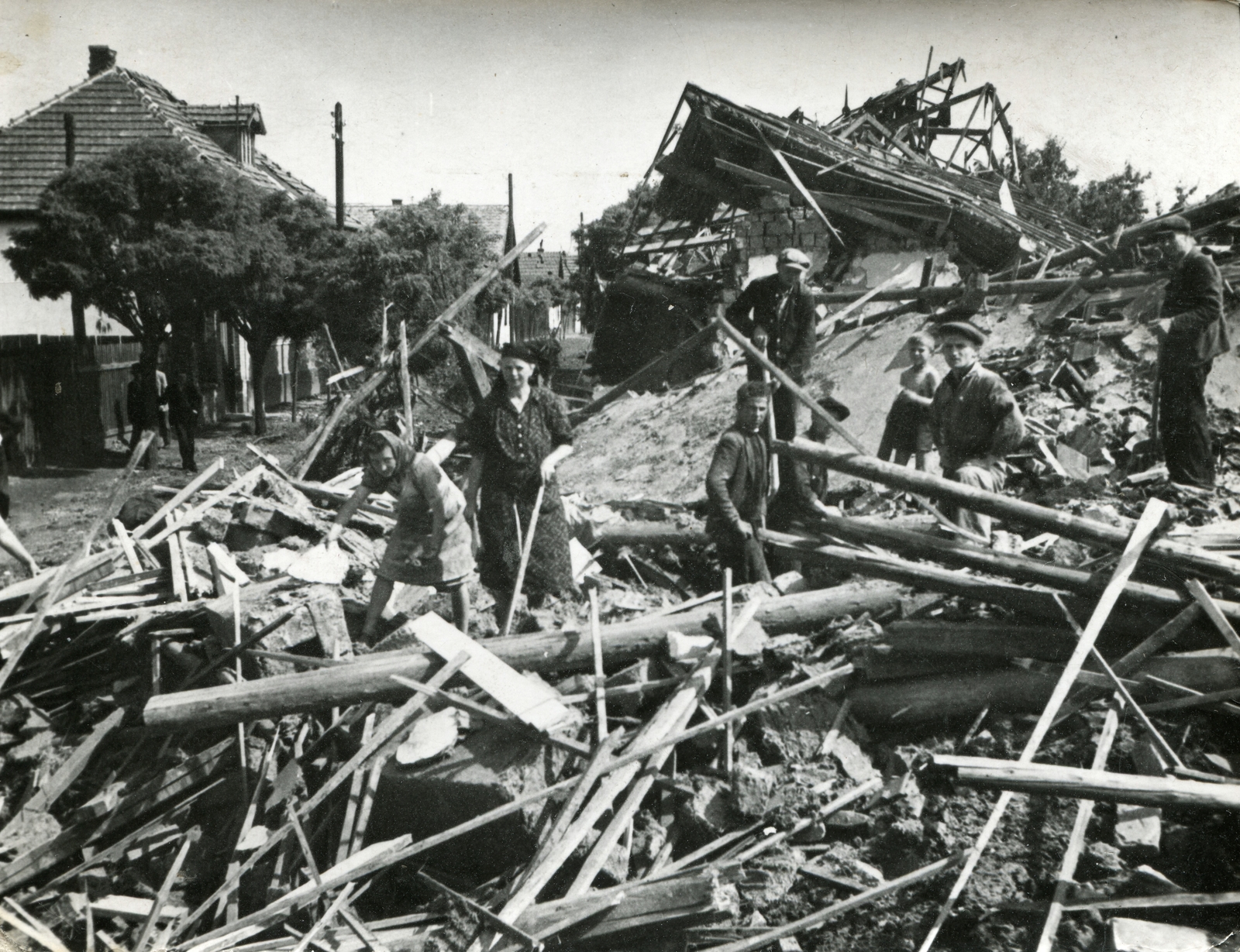 1944, Mihályi Balázs, romeltakarítás, Fortepan #217826