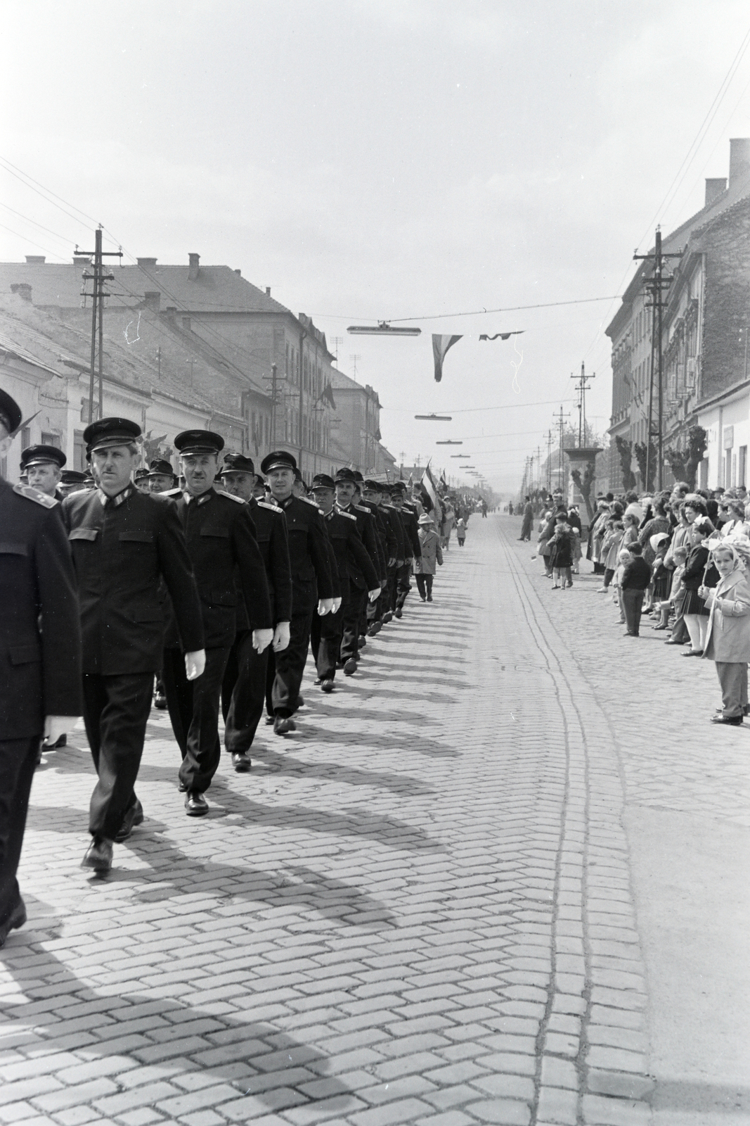 Hungary, Esztergom, a Kossuth Lajos utca az Arany János utcánál., 1962, Almássy László, Fortepan #217861