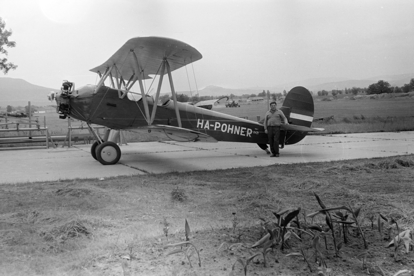 Hungary, Esztergom, repülőtér (később id. Rubik Ernő repülőtér)., 1967, Almássy László, airplane, Fortepan #217913