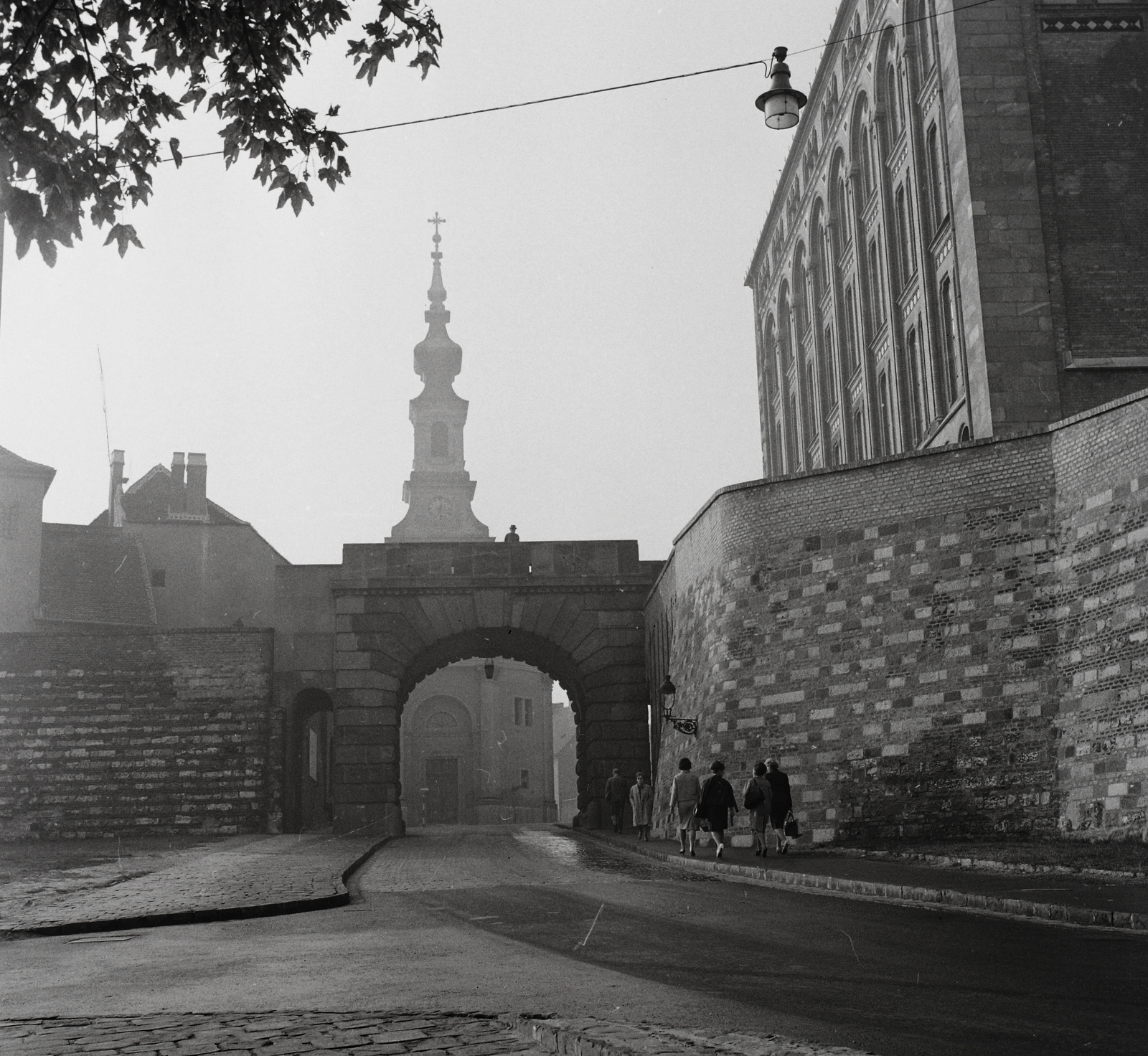 Magyarország, budai Vár, Budapest I., Bécsi kapu kívülről, az Ostrom utca felől., 1960, Kotnyek Antal, Budapest, Fortepan #21806