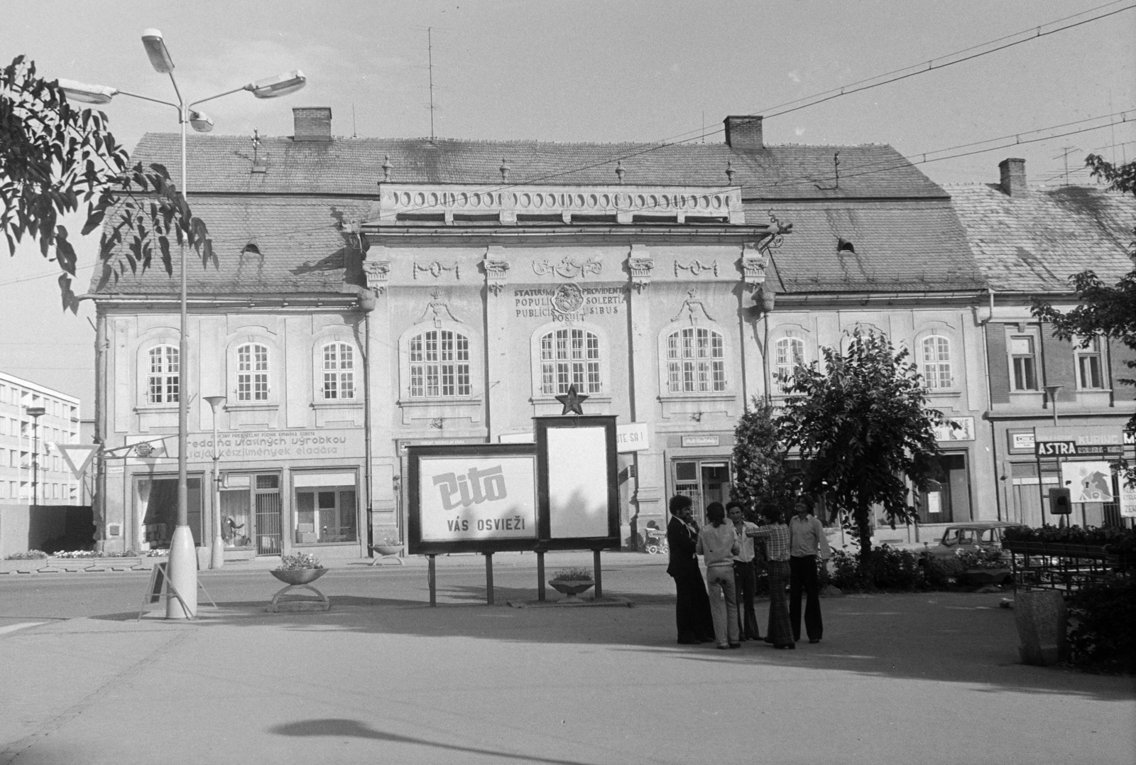 Slovakia, Rimavská Sobota, Fő tér (Hlavné námestie), a Matej Hrebenda Könyvtár épülete., 1978, Kovács Annamária, Fortepan #218088